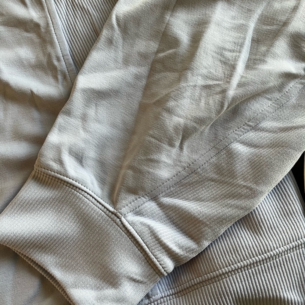 NWT Athleta Light Gray Ribbed crop top long sleeve - Picture 4 of 6